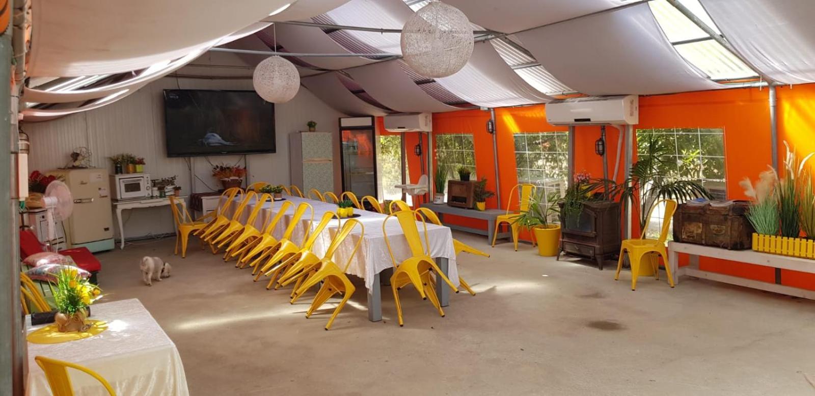 ביקתפוז וקלמנטינה- מתחם בקתות וסוויטות עם ג'קוזי פרטי ובריכה משותפת Hotel Liman Kültér fotó